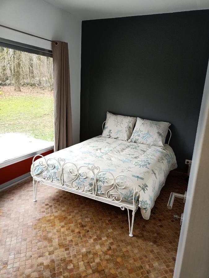 Deux Etangs Poissonneux Au Milieu Des Bois Avec Gite Moderne, La Halte Des Deux Lacs Rosée Exterior photo