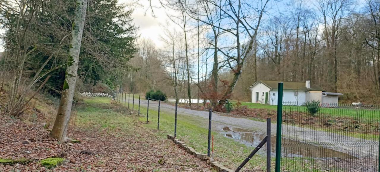 Deux Etangs Poissonneux Au Milieu Des Bois Avec Gite Moderne, La Halte Des Deux Lacs Rosée Exterior photo